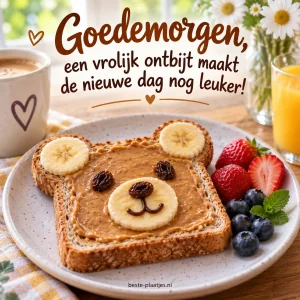 Een boterham met fruit is als een beertje versierd op een ontbijtbord.