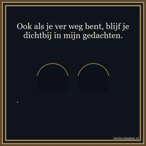 Twee gouden uilenogen lichten op in een donkere omlijsting.