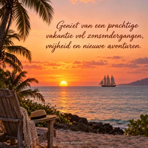 Een zeilschip vaart tijdens een gouden zonsondergang langs palmen en een rustige kust.