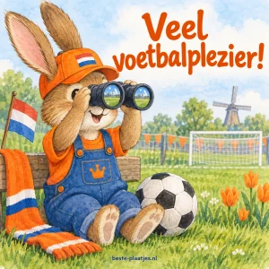 Een getekend konijn met een oranje pet kijkt door een verrekijker naast een voetbal.