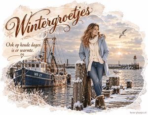 Een vrouw op een besneeuwde havensteiger brengt een hartelijke wintergroet.
