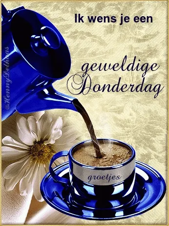 fijne donderdag gif - Blauwe theepot schenkt koffie in een mok met de tekst "Geweldige Donderdag".